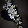 stroik serce/nowoczesne kompozycje na cmentarz z białych kwiatów