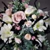 kompozycje ze sztucznych kwiatów na cmentarz