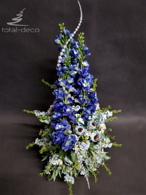 bukiet na cmentarz z niebieskich kwiatów sztucznych