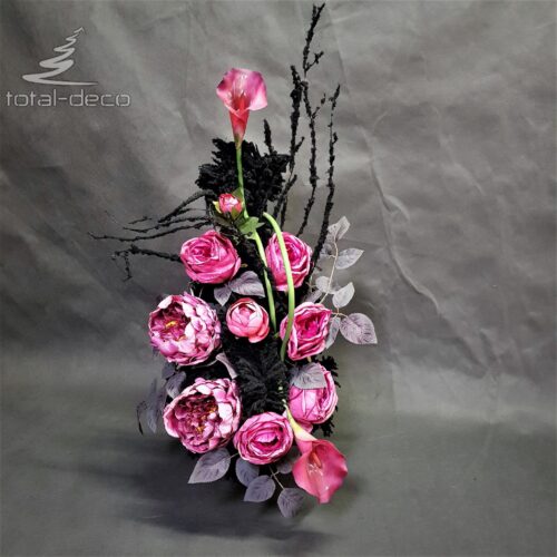bukiet ze sztucznych kwiatówna pomnik