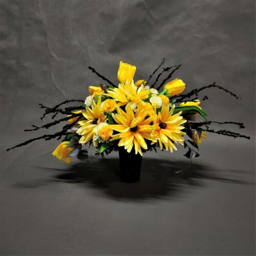 bukiet do wazonu z żółtych kwiatów wiosennych
