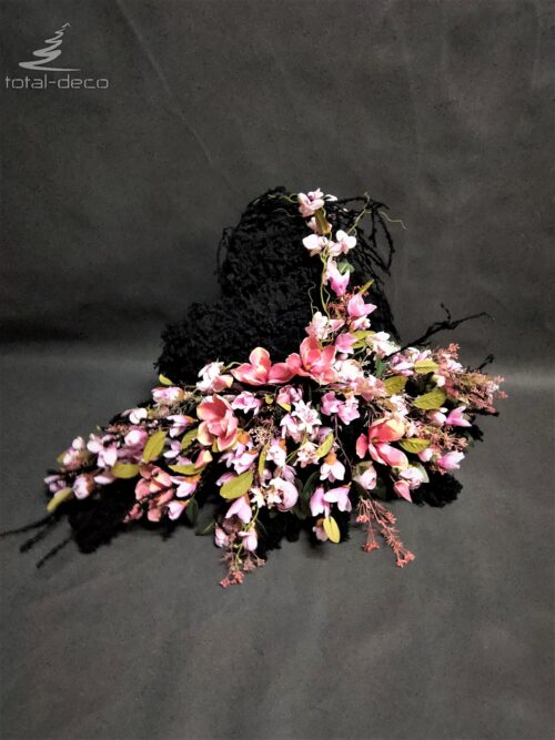 serdeczne wspomnienie czarne serce nagrobne z rożowymi magnoliami