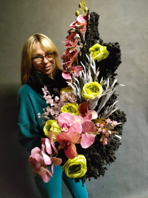 nowoczesna kompozycja nagrobna z różowymi orchideami