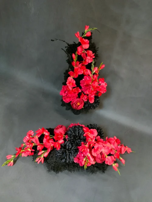 duet cmentarny z gladiolami i peoniami