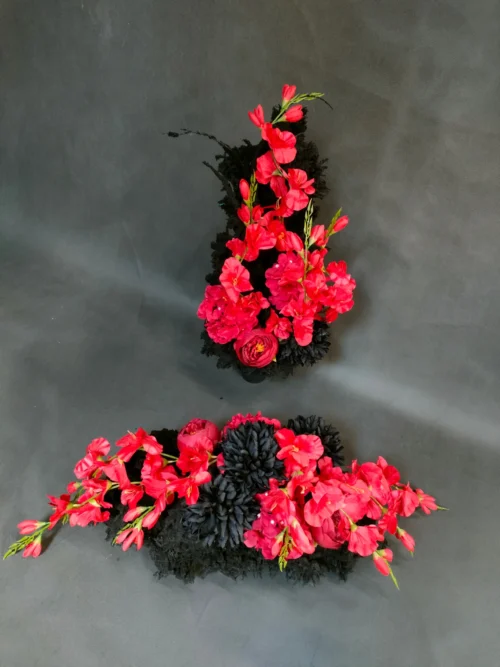 bukiet cmentarny z gladiolami i hortensjami